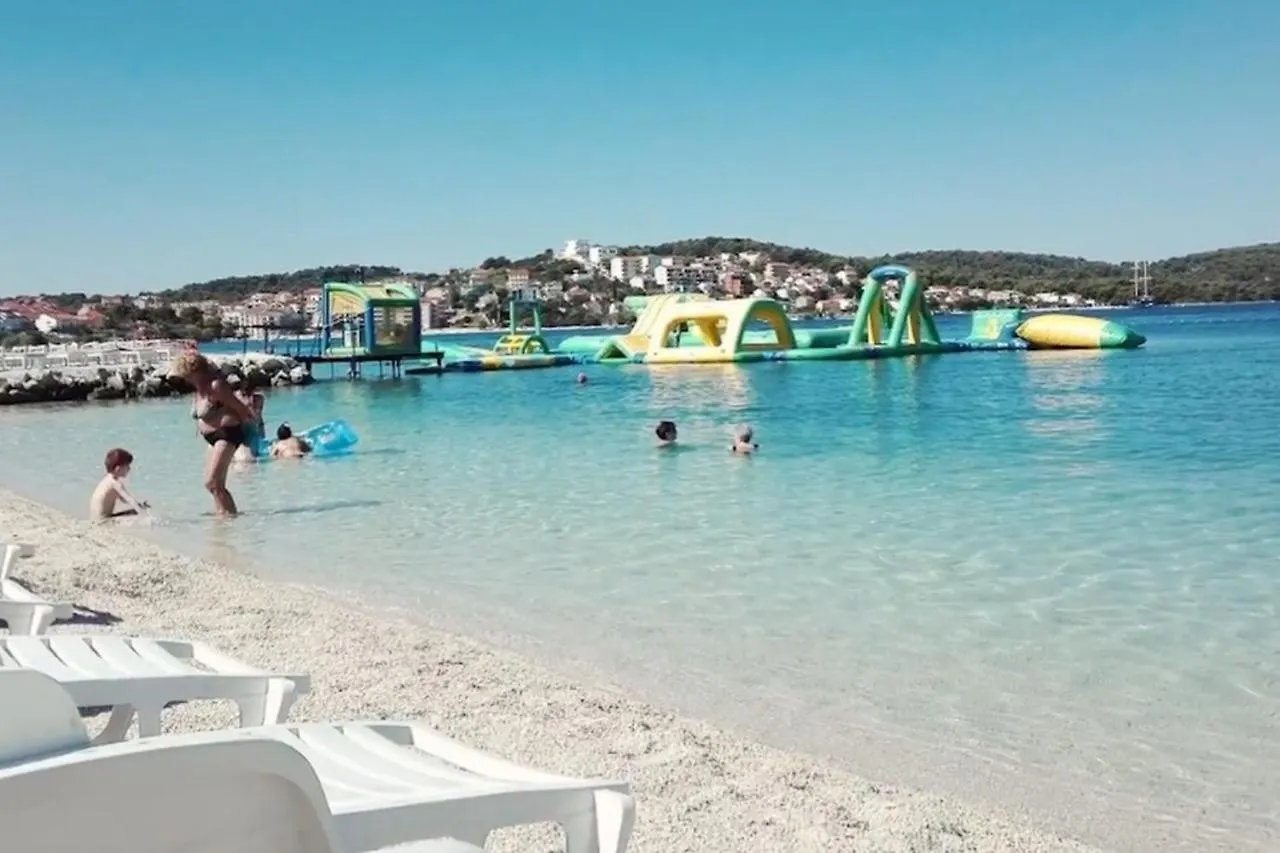 A1-Apt W Shared Pool & Balcony Next To The Beach Trogir Apartment