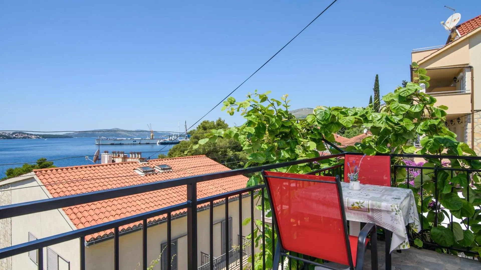 Apartment A1-Apt W Shared Pool & Balcony Next To The Beach Trogir