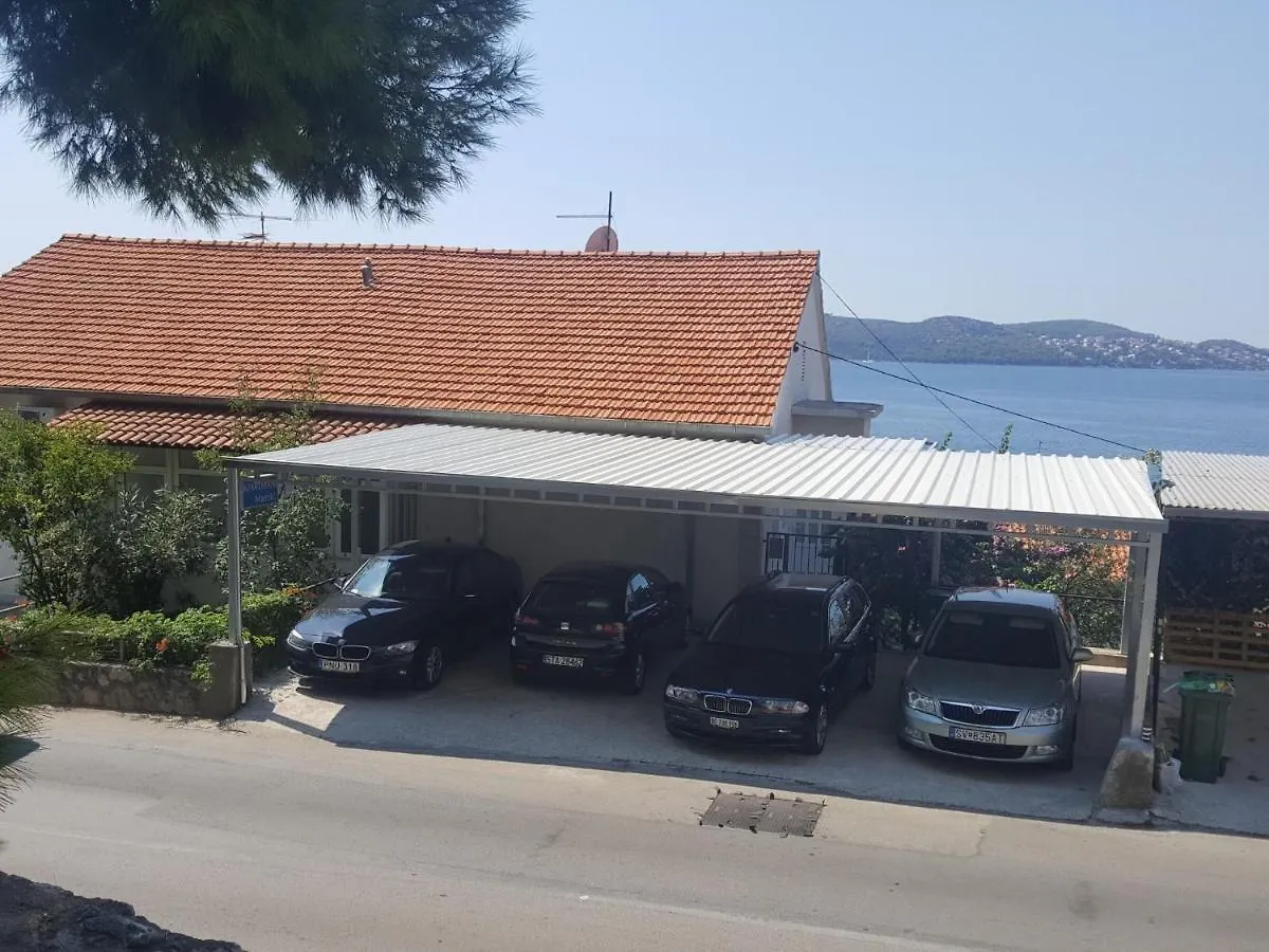 A1-Apt W Shared Pool & Balcony Next To The Beach Trogir
